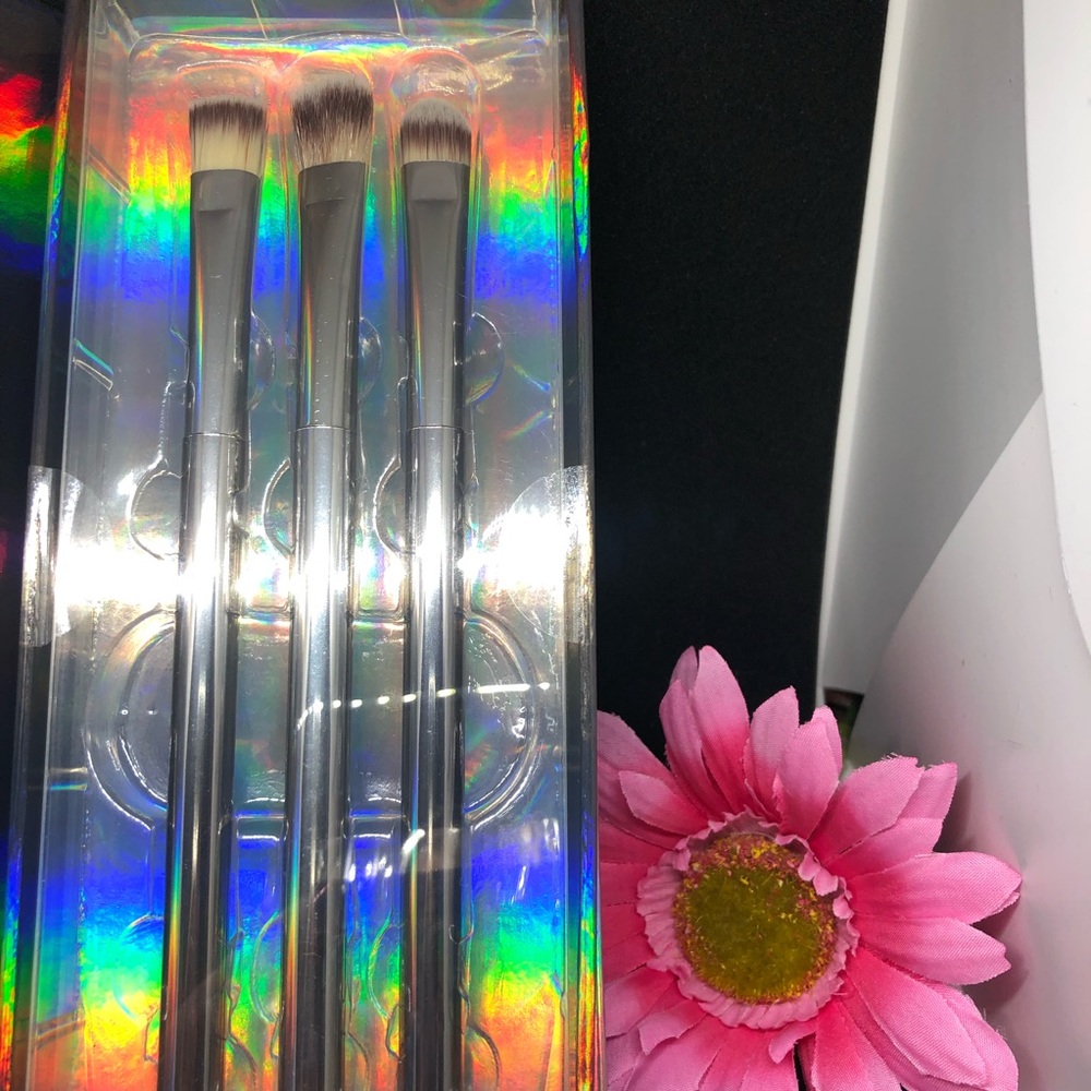 New metallic brushes by Nicole Miller